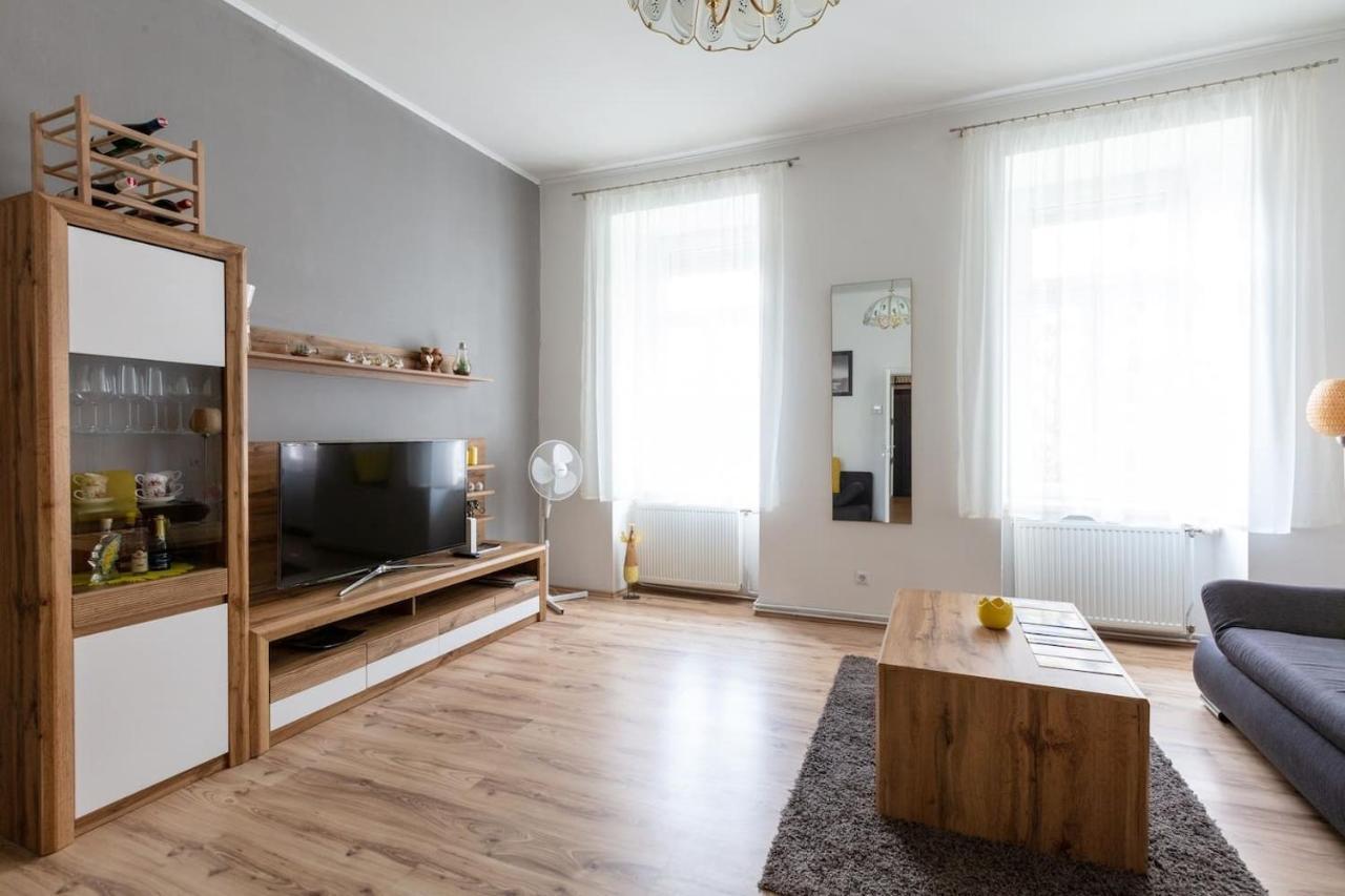 Sunny Renovated Apartment Close To Downtown Vienna Esterno foto