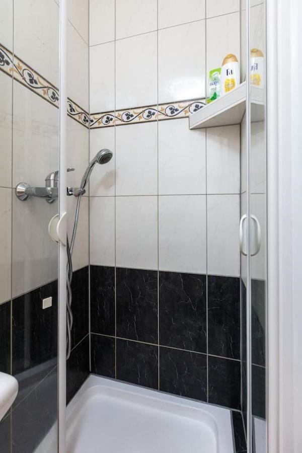 Sunny Renovated Apartment Close To Downtown Vienna Esterno foto